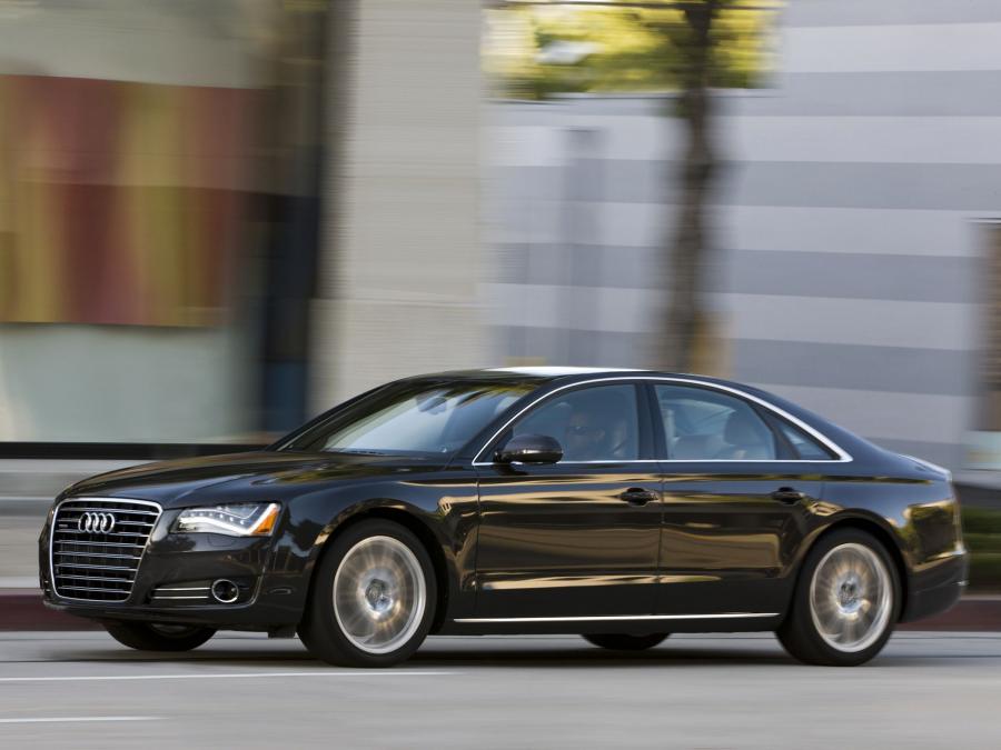  Audi A8 4.2 FSI Quattro (D4) 2010 года  (NA) (фото 2 из 6)
